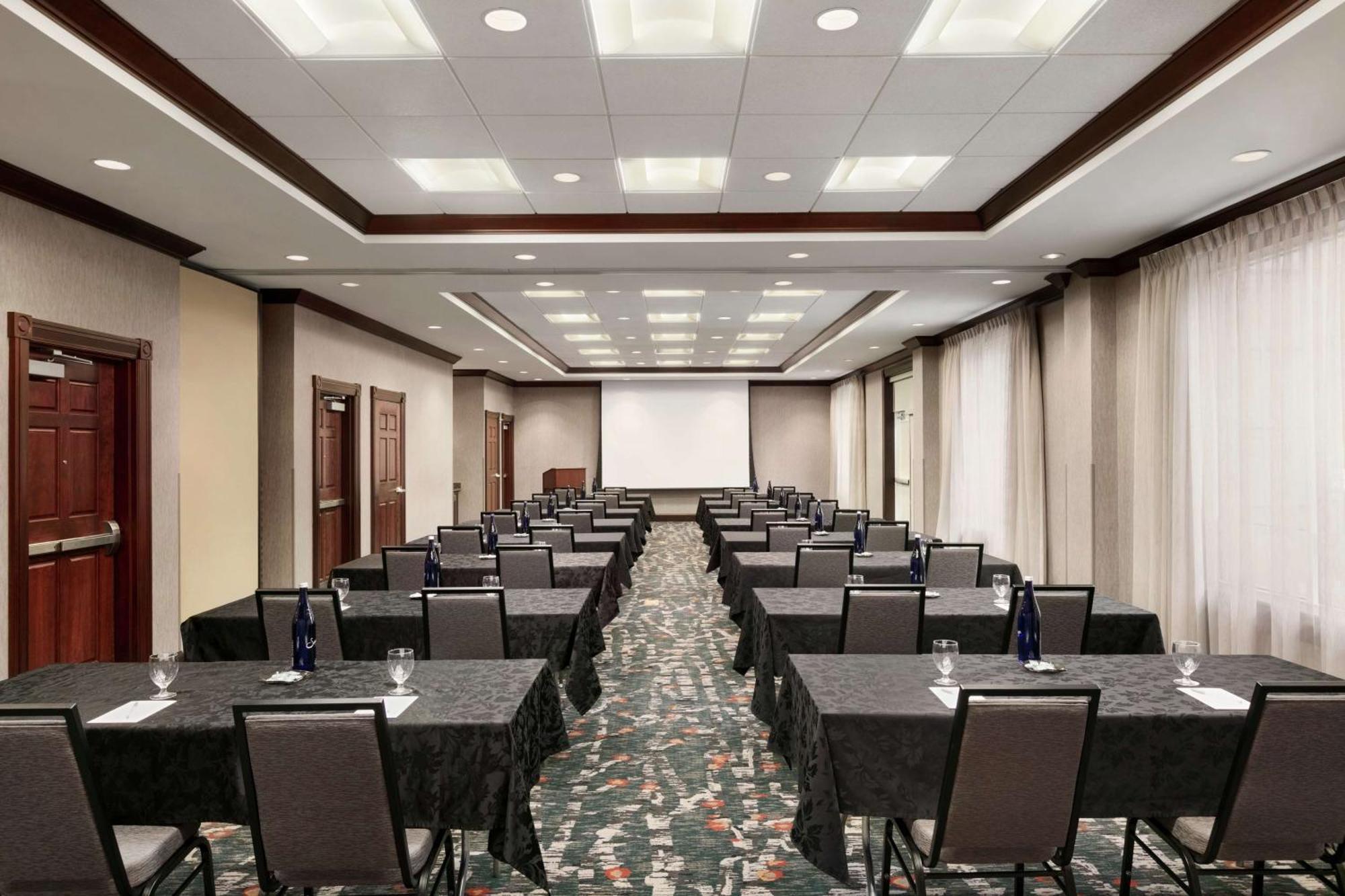 Hampton Inn & Suites Washington-Dulles International Airport Sterling Exterior photo