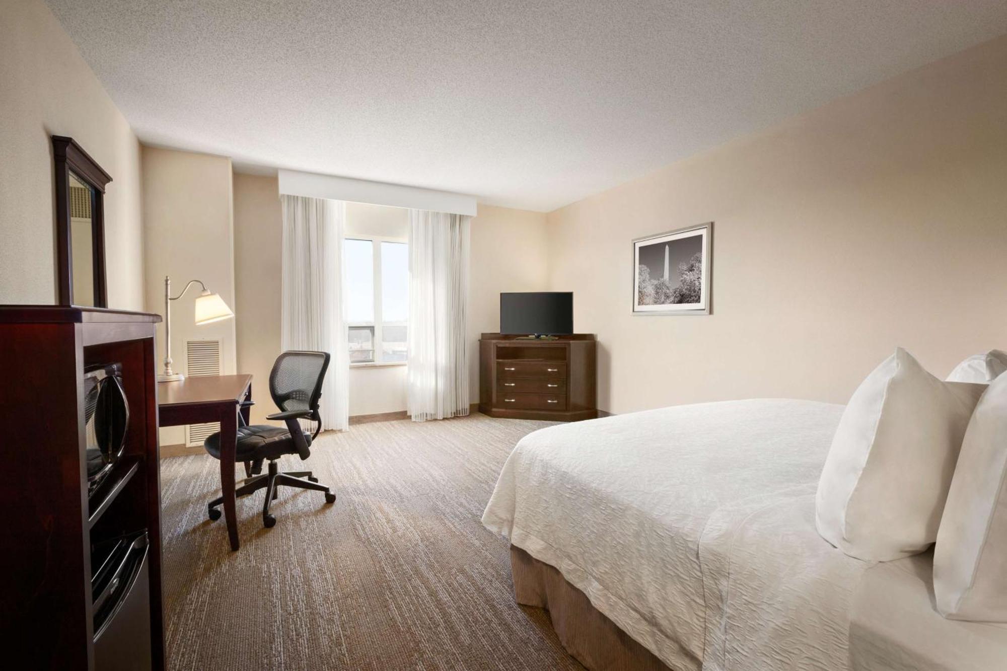 Hampton Inn & Suites Washington-Dulles International Airport Sterling Exterior photo