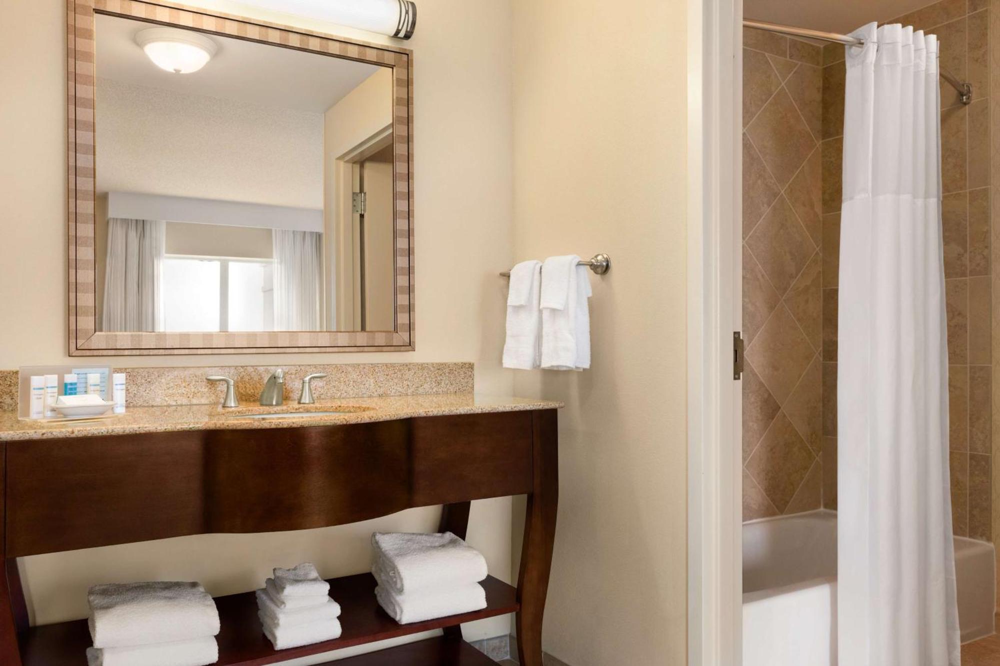Hampton Inn & Suites Washington-Dulles International Airport Sterling Exterior photo